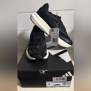 Adidas Men's Black and Cream Sneakers